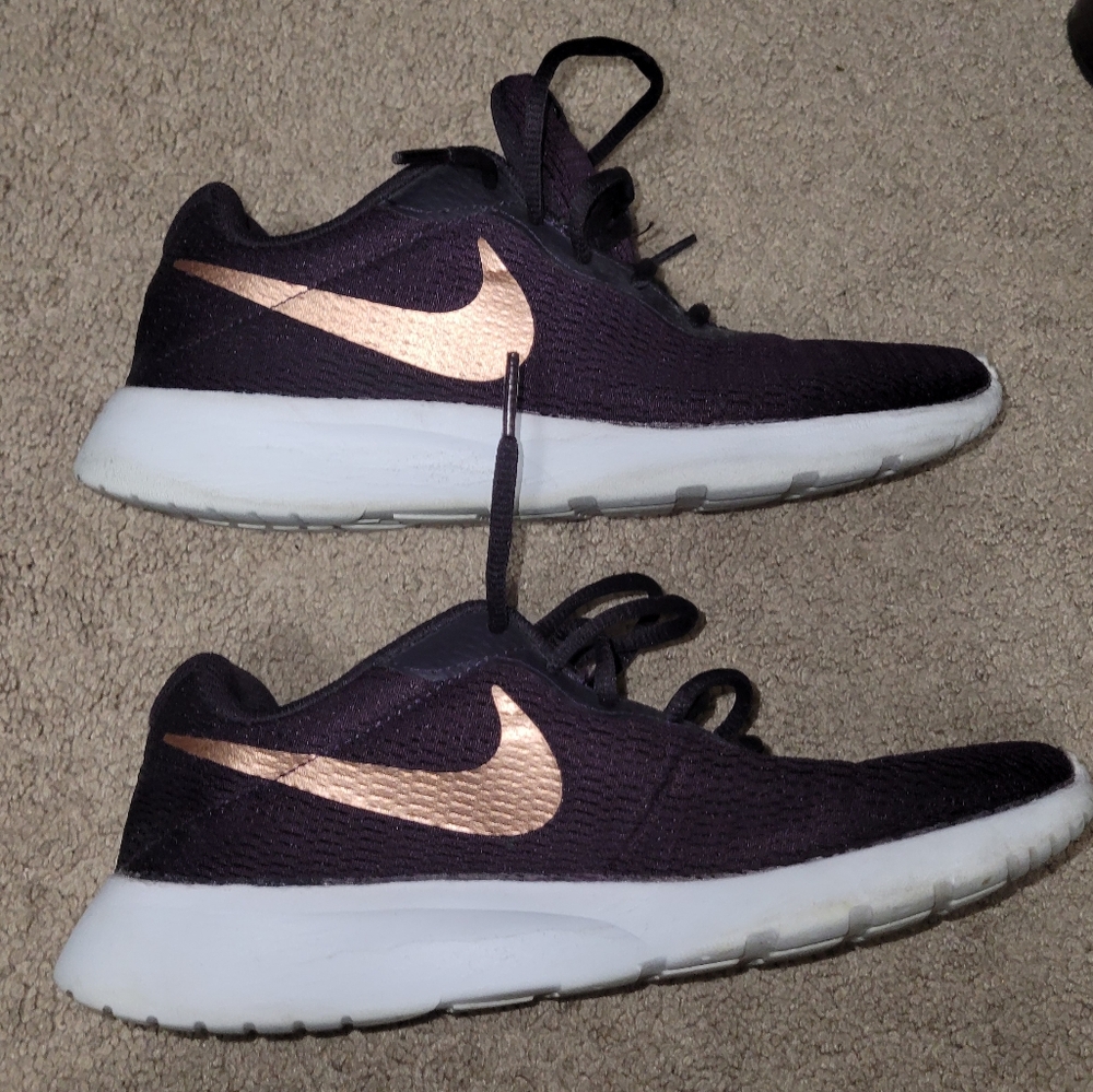 Nike sneakers womens size 9 burgundy and rose gold